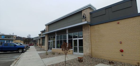 Chaska Retail Multi-Tenant Retail For Lease: 700 N Chestnut St, Chaska, MN 55318